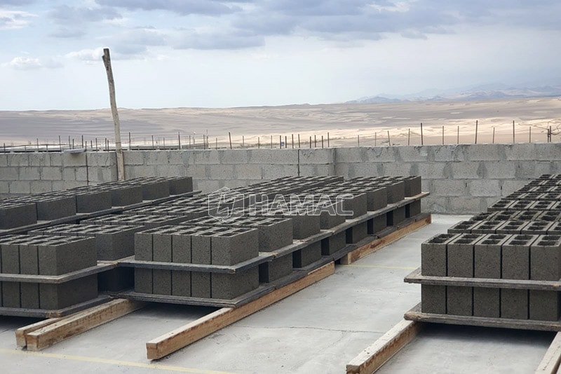 В мире много поставщиков машин для производства цементных пустотелых блоков, как найти надежного?